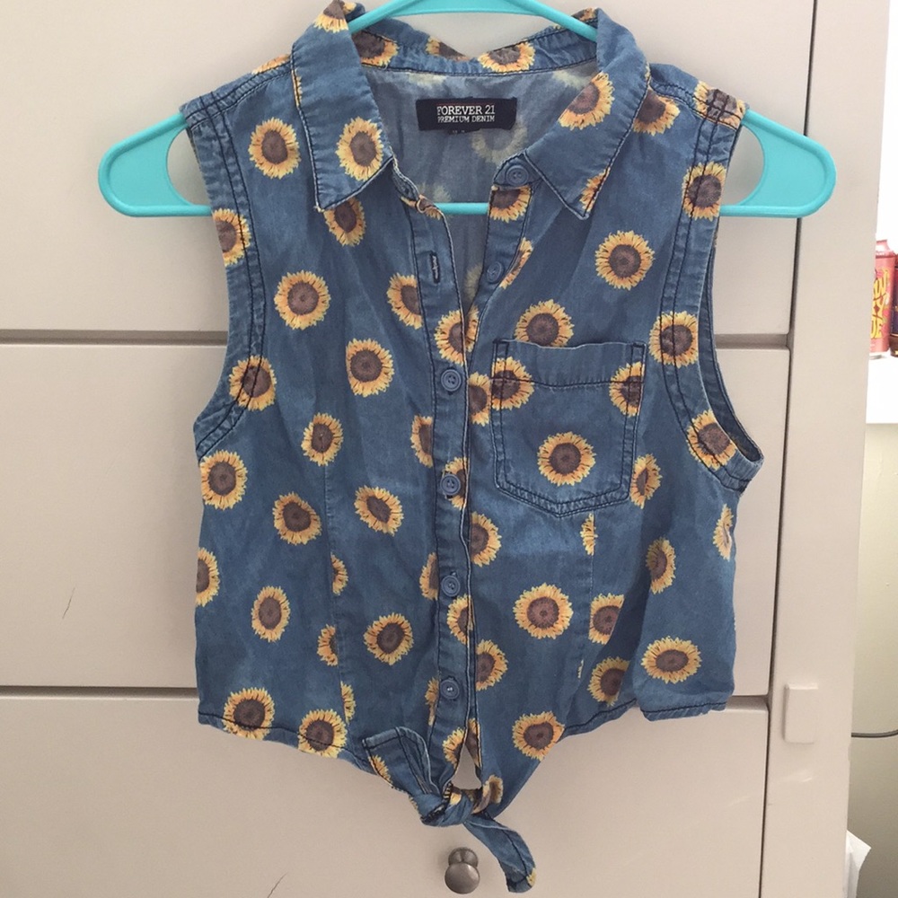 Collared sunflower/denim crop top